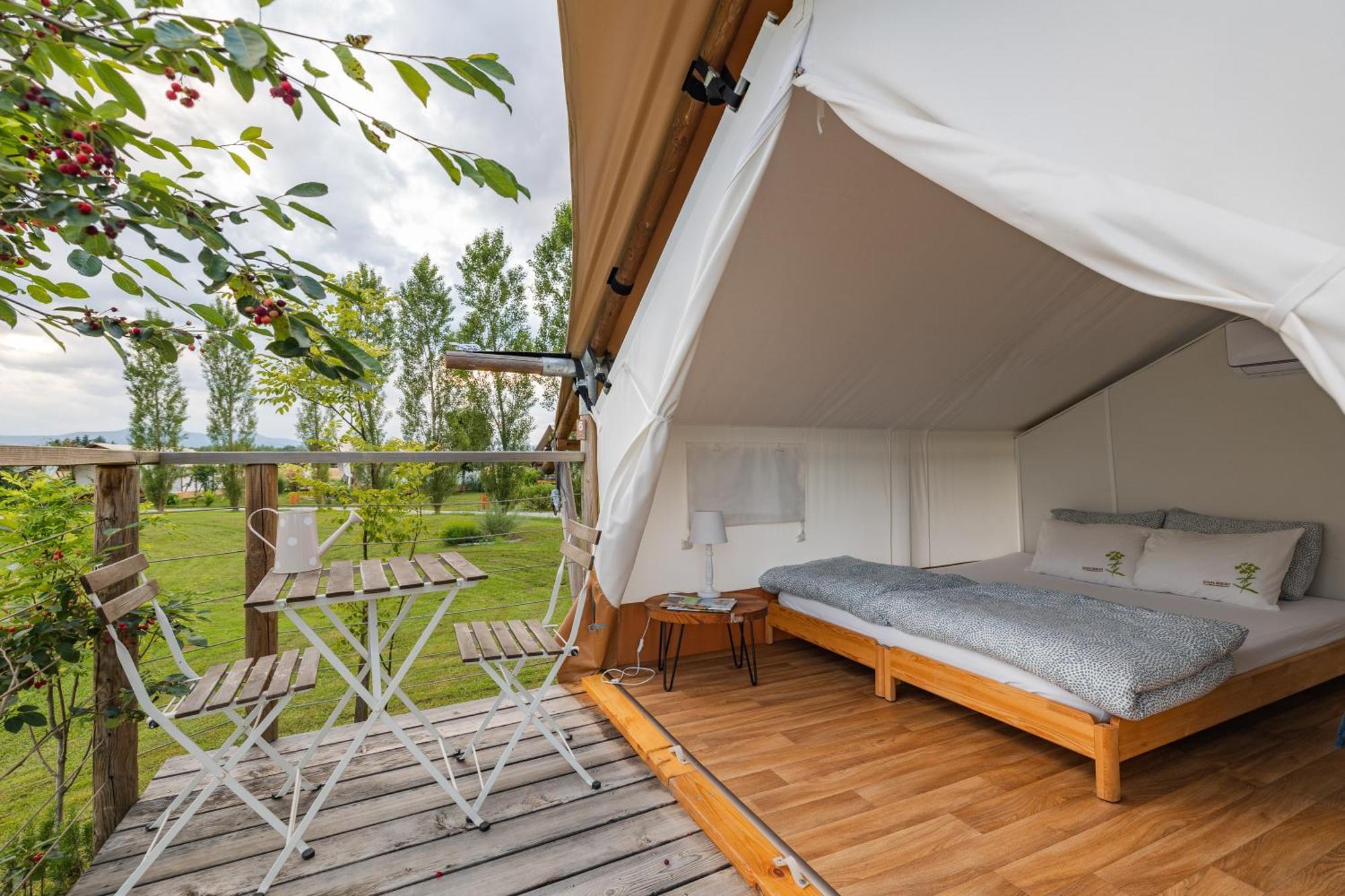 Glamping Kolpa Resort Gradac Exterior photo