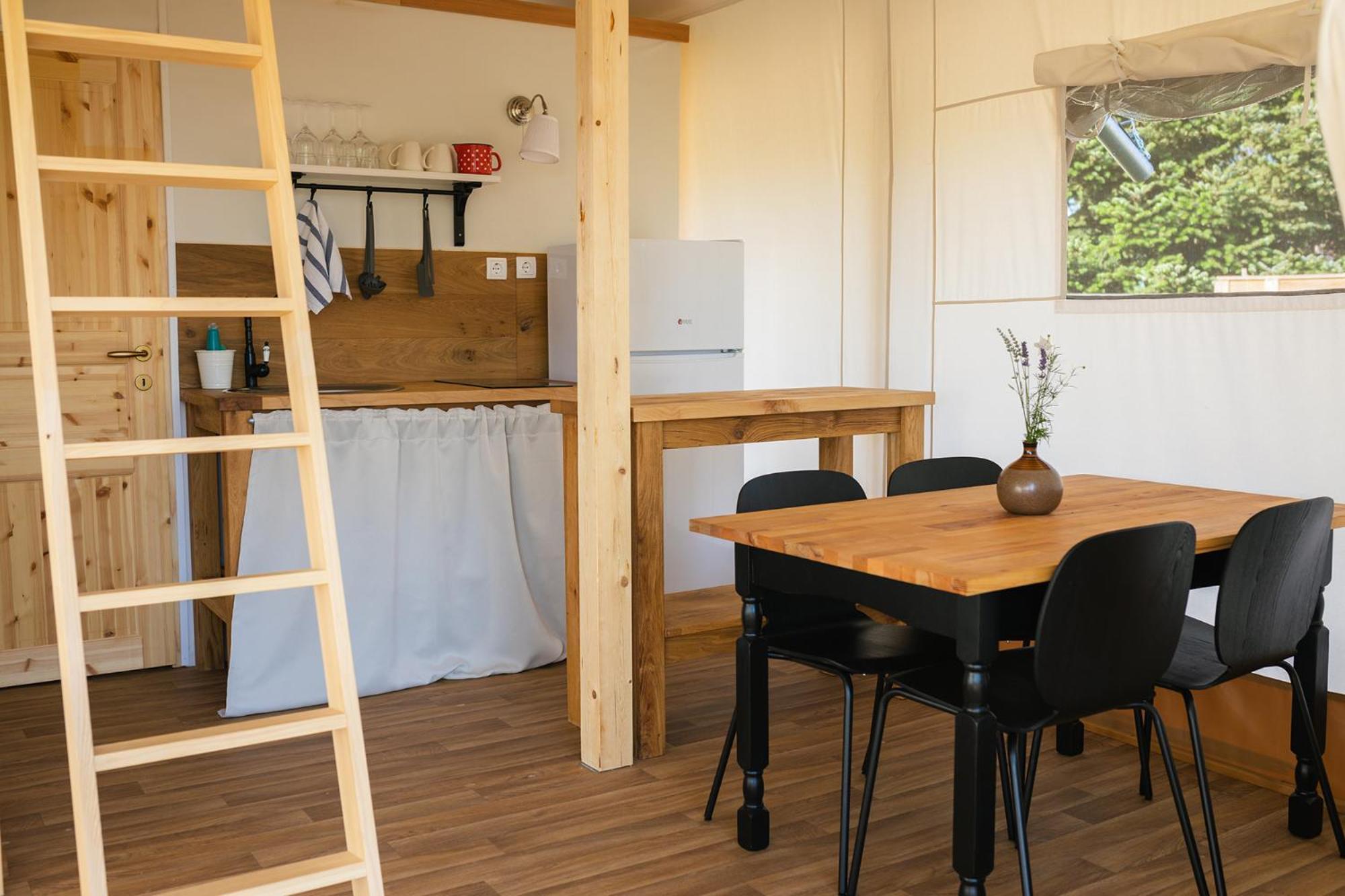 Glamping Kolpa Resort Gradac Exterior photo